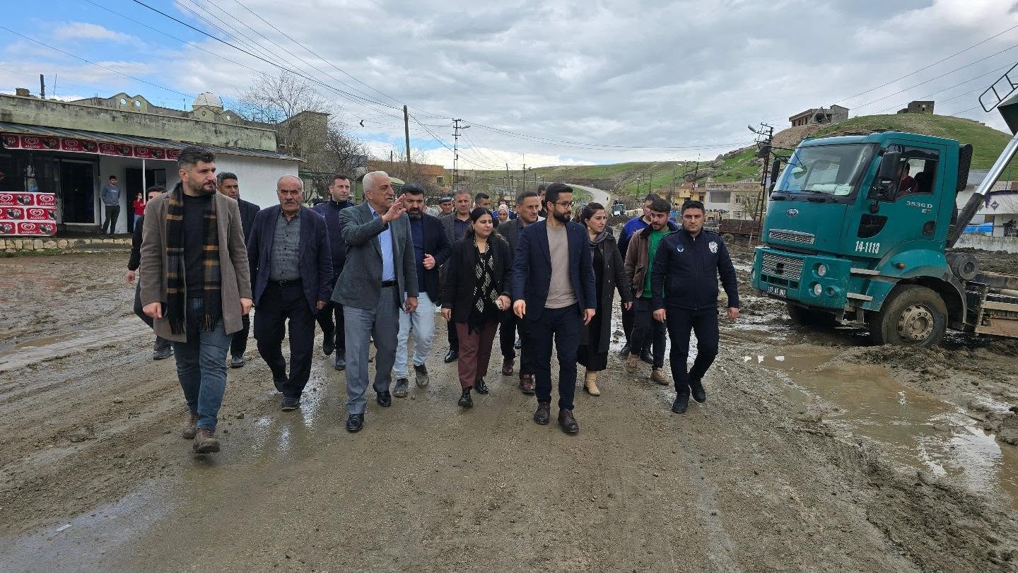   Eşbaşkanlarımız Kasrik Beldesi Koçbey köyünde selden etkilenen yurttaşlarımızı ziyaret etti.