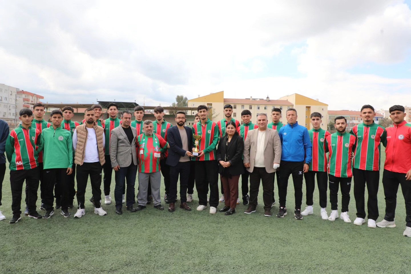 U-18 takımımız şampiyonluk kupasını aldı  