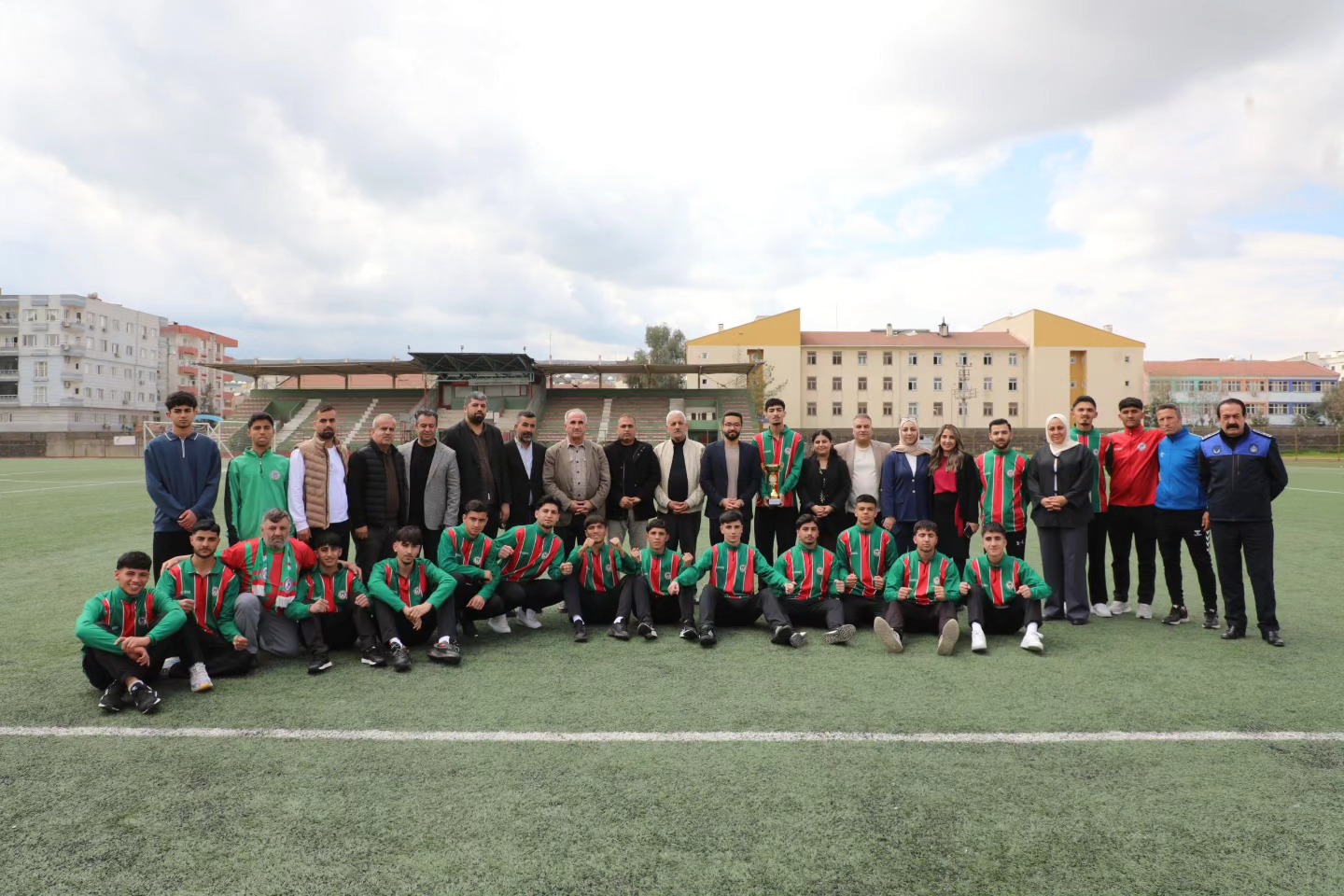 U-18 takımımız şampiyonluk kupasını aldı  