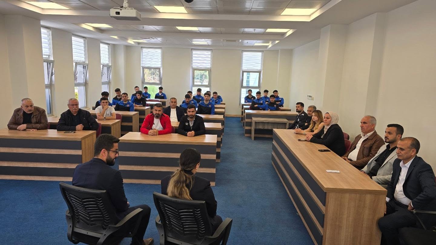 Diyarbakır Yenişehir Belediyespor takımı ve yönetimi, Eşbaşkanlarımız Güler Yerbasan ve Abdurrahim Durmuş’u ziyaret etti.