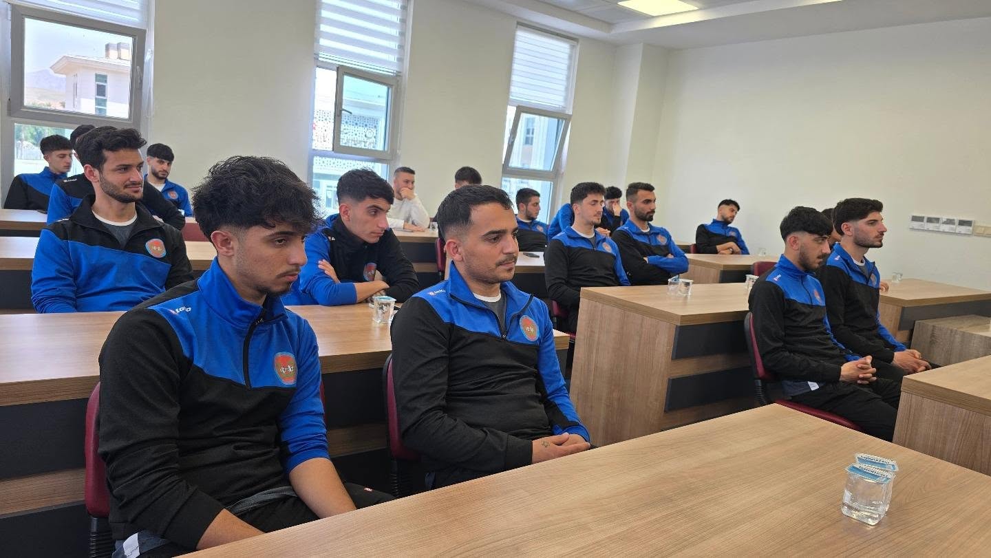 Diyarbakır Yenişehir Belediyespor takımı ve yönetimi, Eşbaşkanlarımız Güler Yerbasan ve Abdurrahim Durmuş’u ziyaret etti.