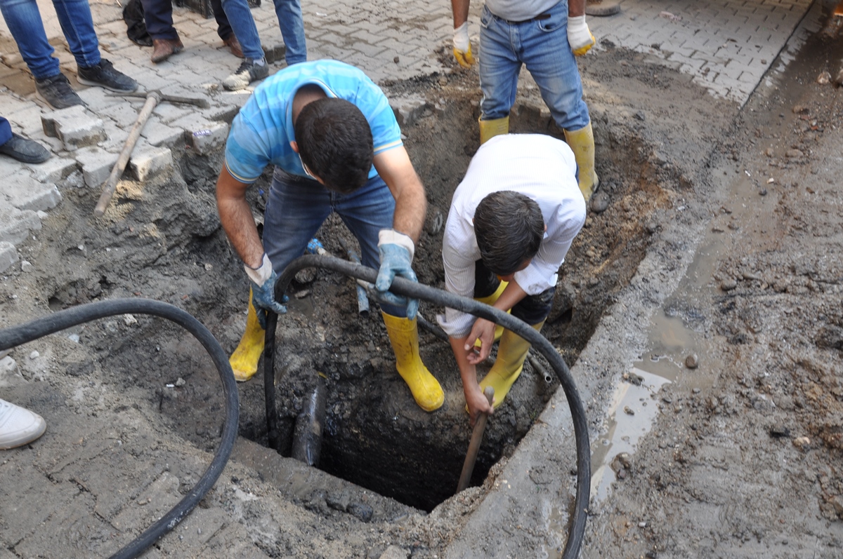  Kanalizasyon hattında onarım çalışması