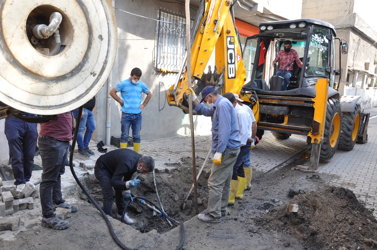  Kanalizasyon hattında onarım çalışması