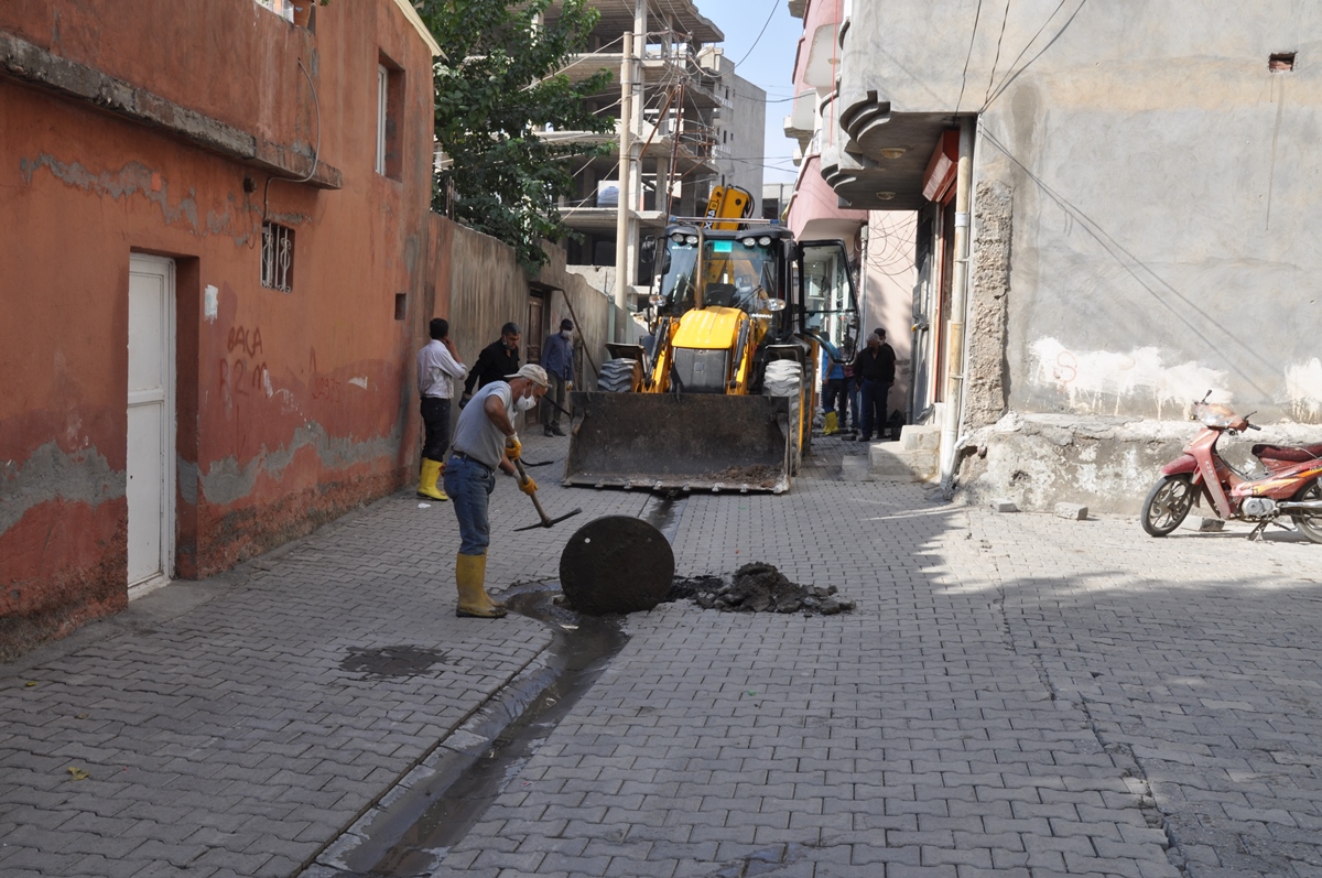  Kanalizasyon hattında onarım çalışması