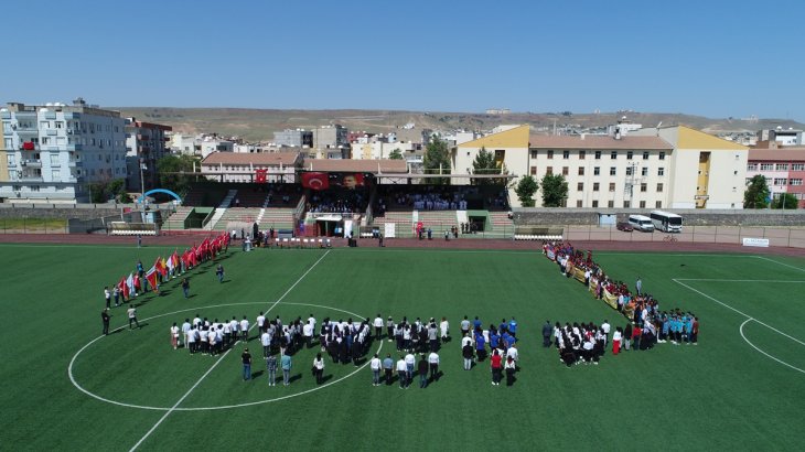 19 Mayıs Atatürk’ü Anma, Gençlik ve Spor Bayramı, ilçemizde düzenlenen törenle coşkuyla kutlandı.