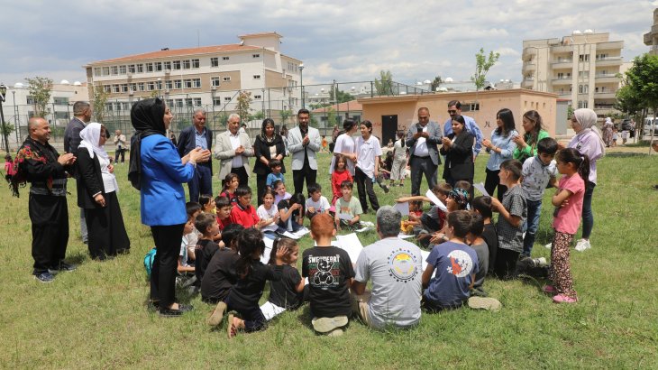 10. Cizre Dil, Kültür ve Sanat Festivali’nin 4. Gününde “Çocuk Atölyesi Sinema Etkinliği” ile devam etti.