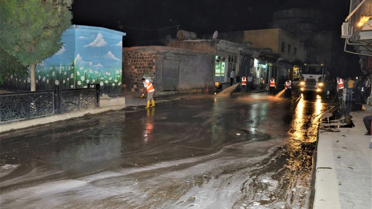 Belediyemiz Temizlik işleri ekipleri gece mesaisinde