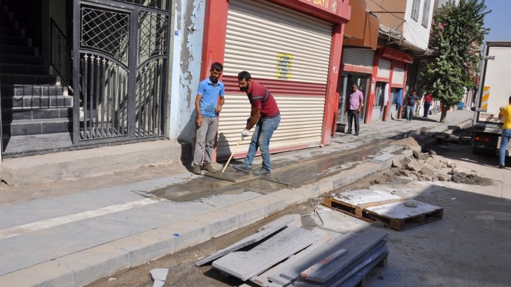  Sokak Sağlıklaştırma projesi kapsamında Şerafettin Elçi Caddesi yenileniyor.