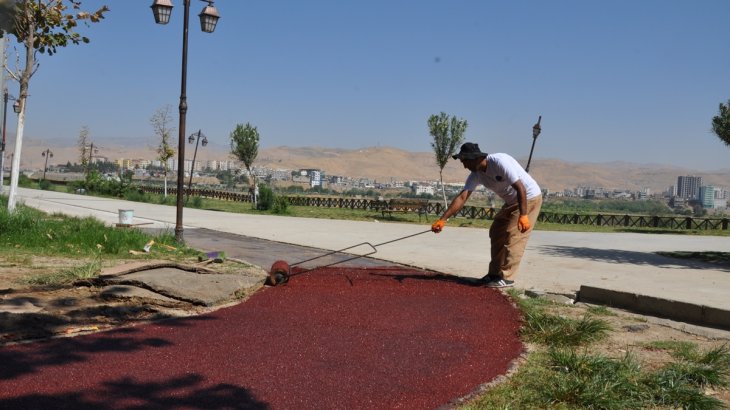  Parklarımız güzelleşiyor.