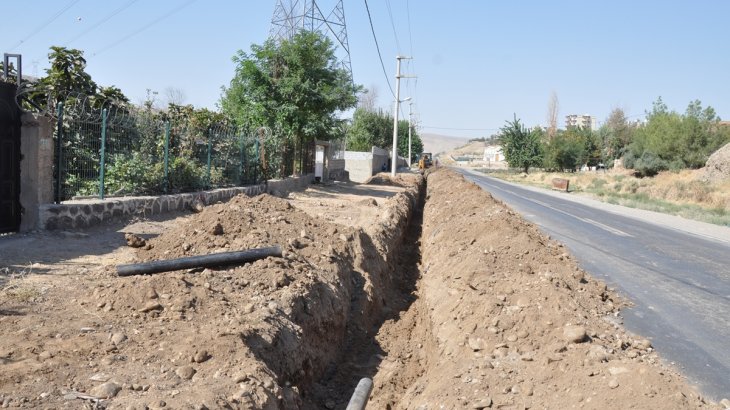 İçme suyu ana hattı döşeme çalışması