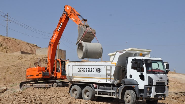  1000’lik beton boru yağmur suyu tahliye hattı çalışması