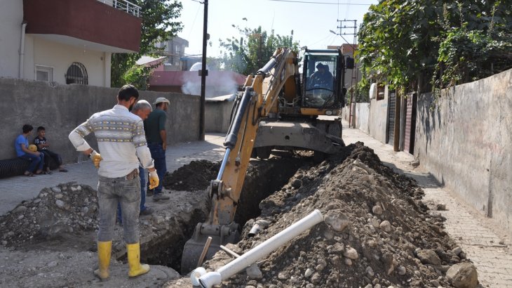 Cudi Mahallesi'nde 300'lük Kanalizasyon hattı boru döşeme çalışması