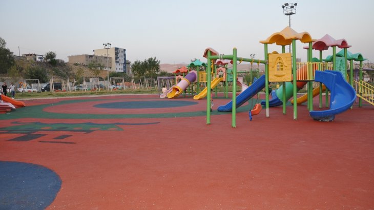 Melaye Cıziri parkının oyun alanı yenilendi.