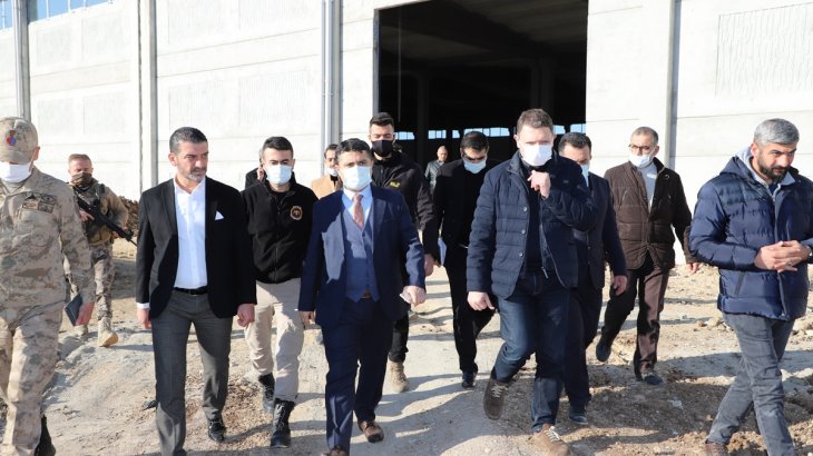 Kaymakam / Belediye Başkan V. Mehmet Tunç, OSB Tekstil Fabrikasında İncelerde Bulundu.