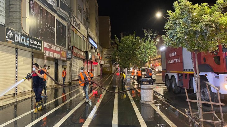 Cadde ve Kaldırımlarımız Yıkanıyor.