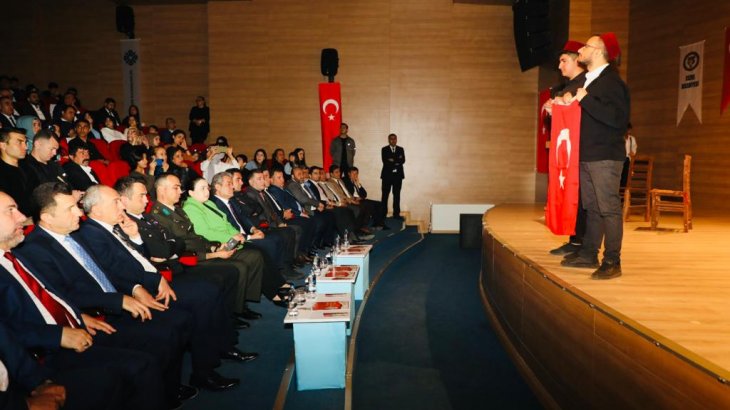 12 Mart İstiklal Marşı’nın milli marşımız olarak kabul edilişinin 102. yılında vatan şairimiz Mehmet Âkif Ersoy’u Anma Programı,  Cizre Belediyesi Konferans Salonu’nda düzenlendi. 